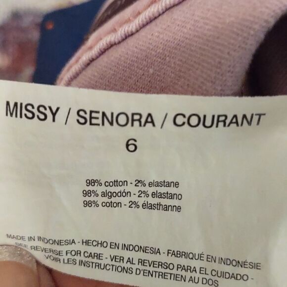 Gloria Vanderbilt Women's size 6 mauve pink denim Bermuda shorts 10 1/2 inseam - Picture 6 of 9